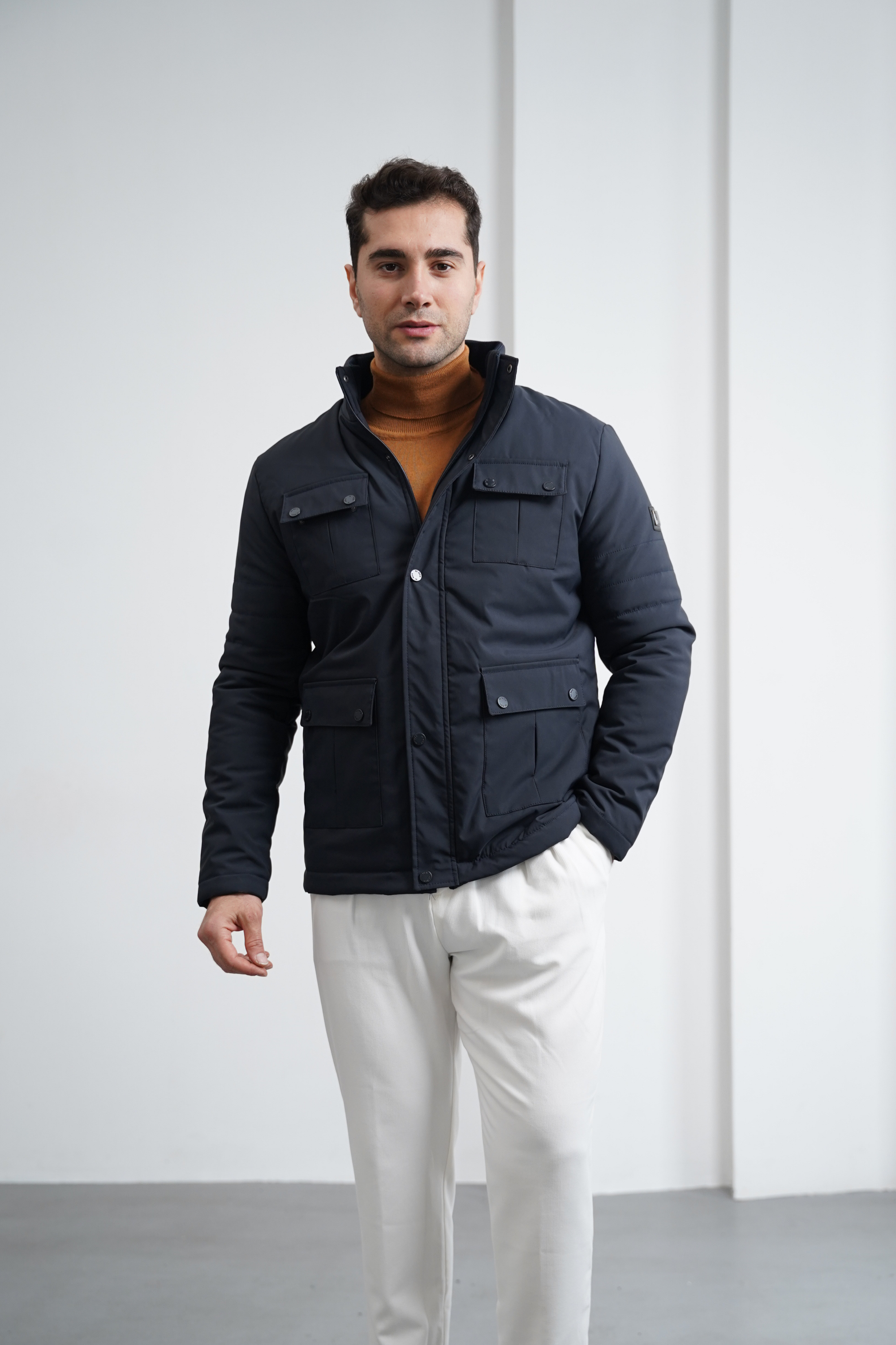 Torba Cep Detaylı Su Geçirmez Mont