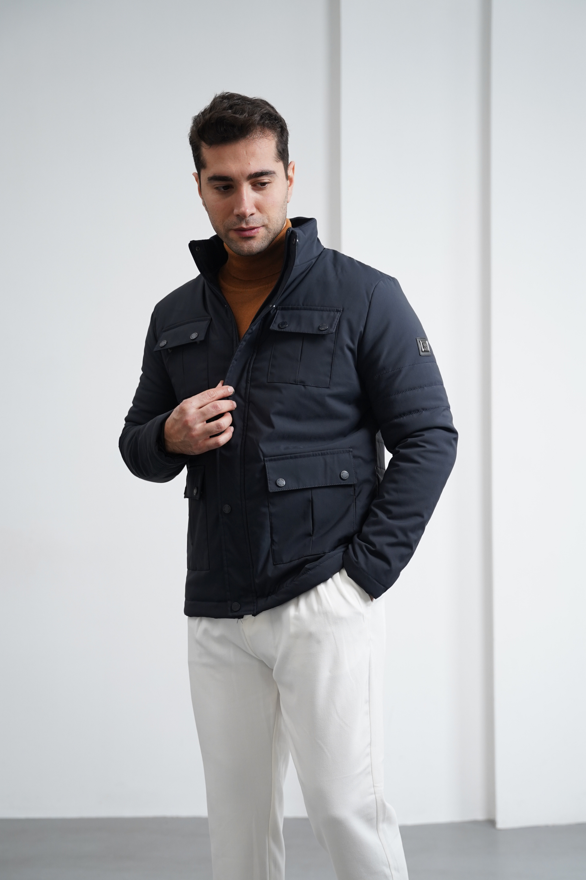 Torba Cep Detaylı Su Geçirmez Mont