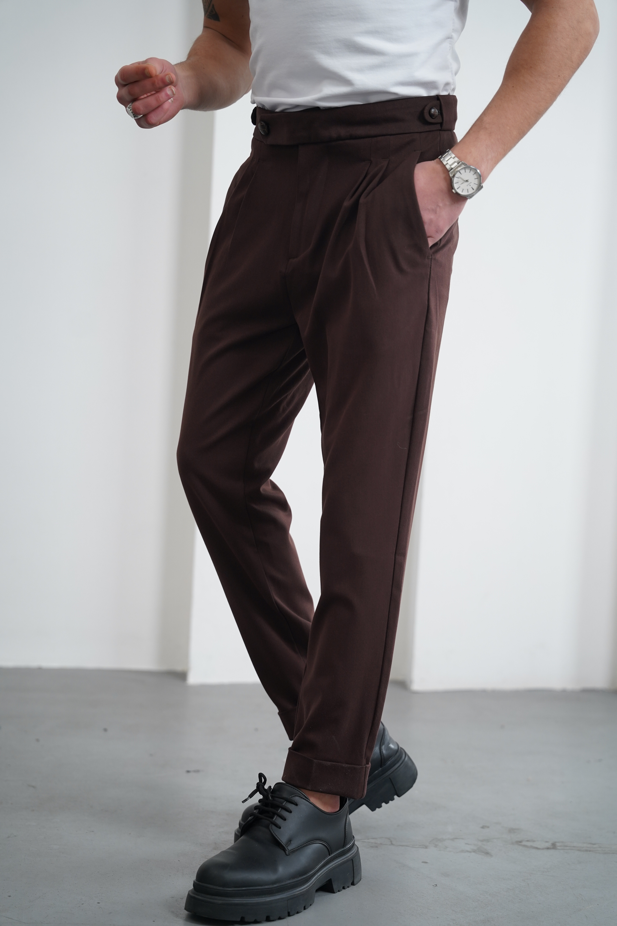 Tek Düğme Detaylı İtalyan Kesim Pileli Pantolon