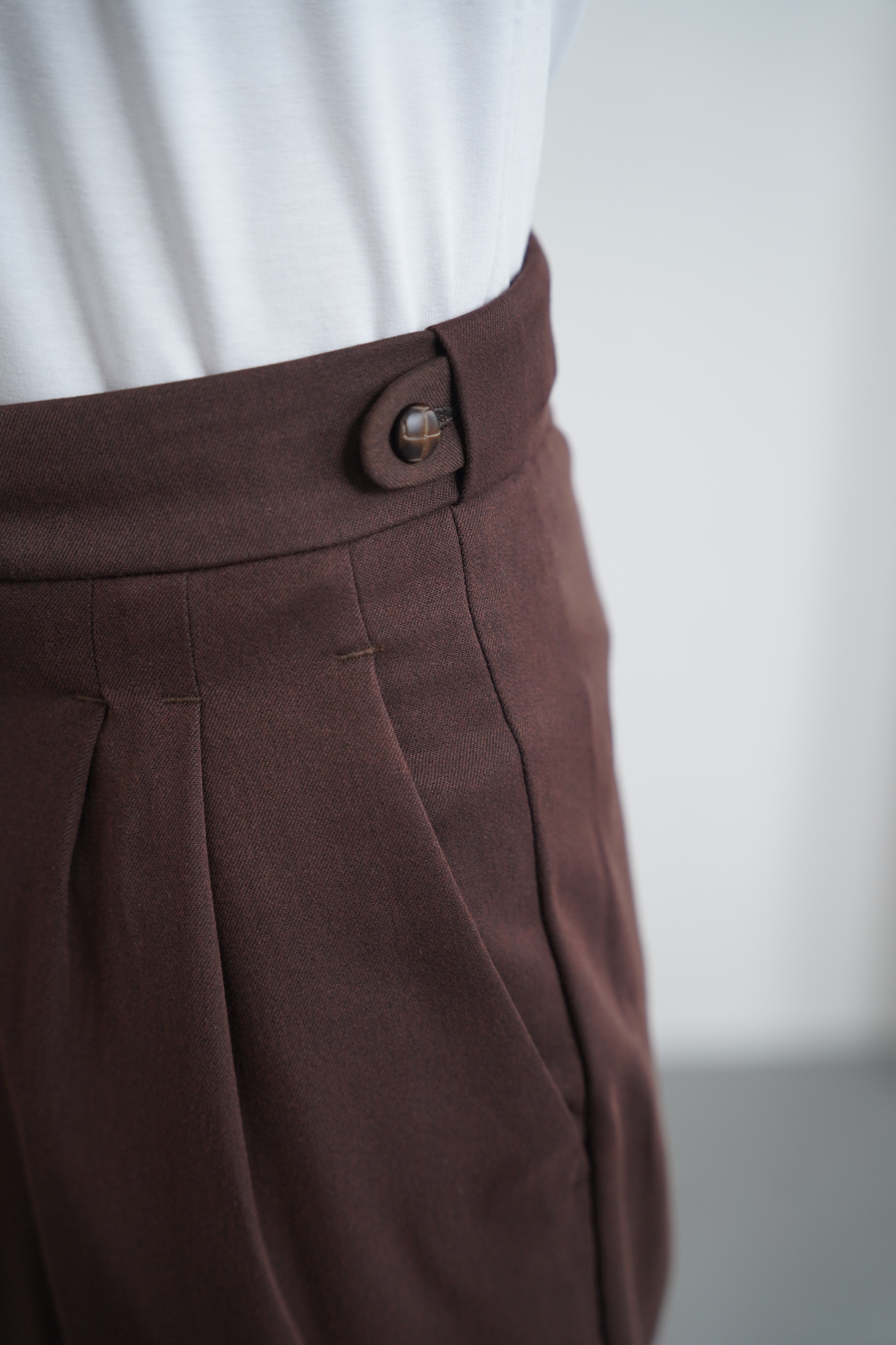 Tek Düğme Detaylı İtalyan Kesim Pileli Pantolon