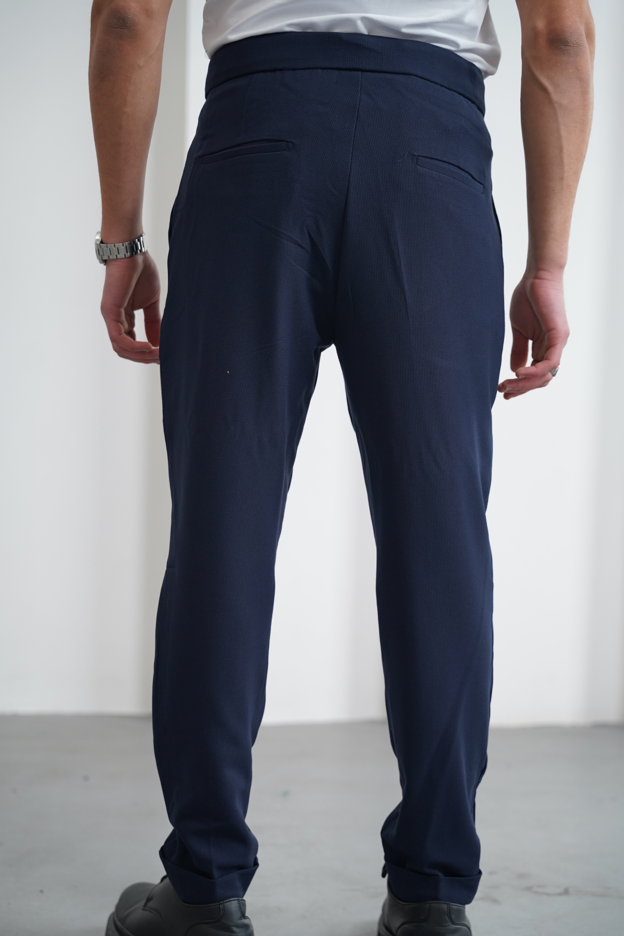 Tek Düğme Detaylı İtalyan Kesim Pileli Pantolon