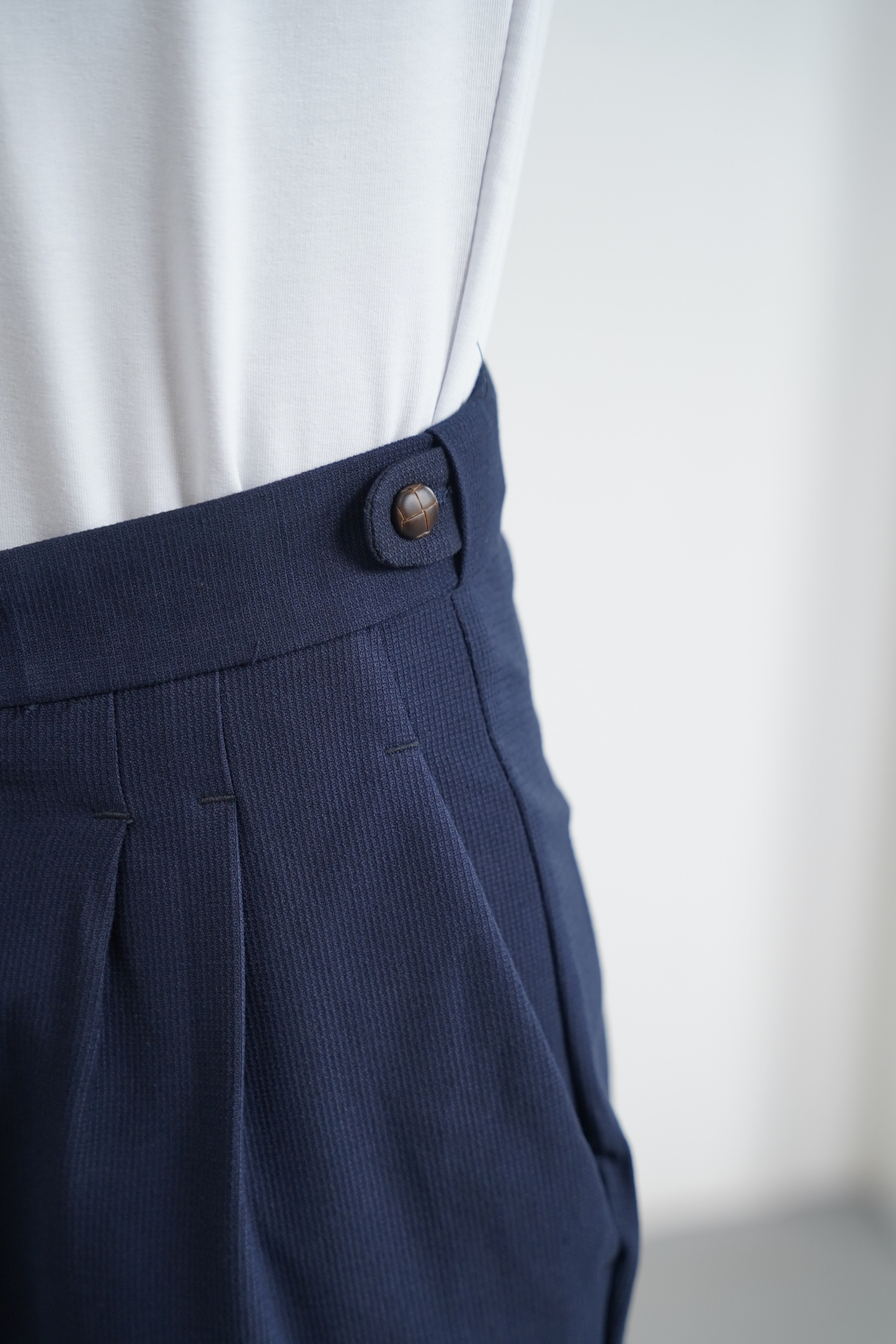 Tek Düğme Detaylı İtalyan Kesim Pileli Pantolon