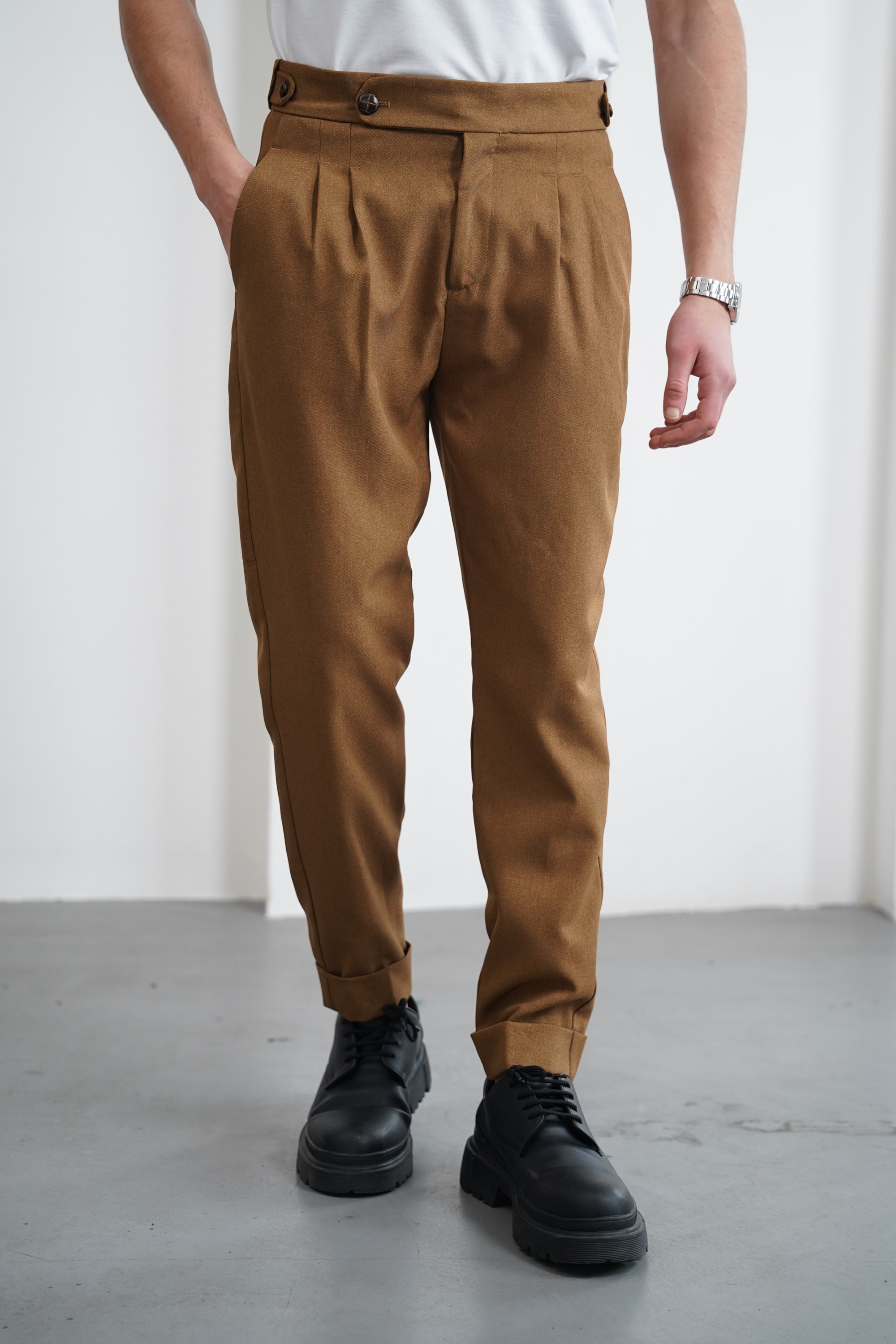 Tek Düğme Detaylı İtalyan Kesim Pileli Pantolon