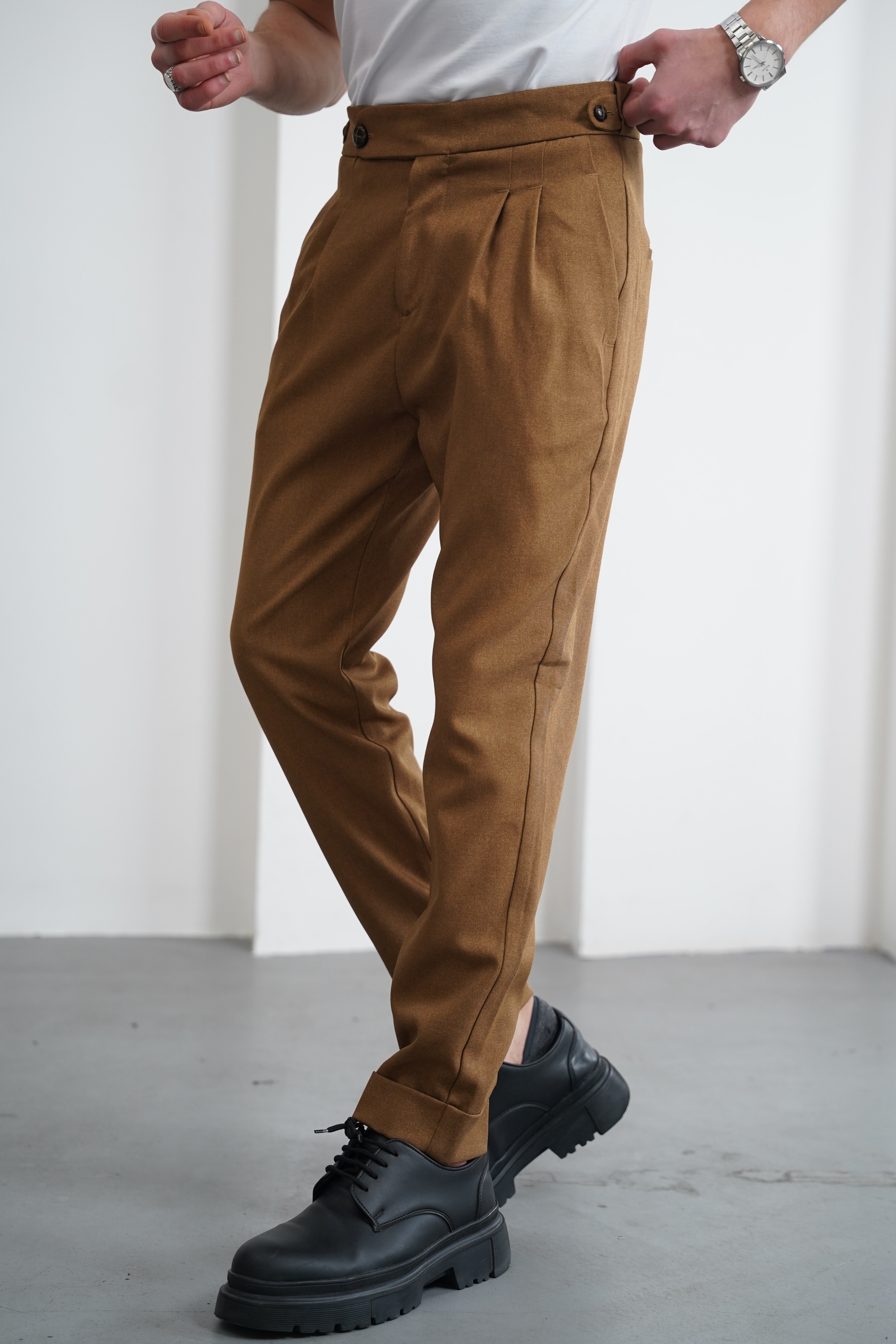 Tek Düğme Detaylı İtalyan Kesim Pileli Pantolon