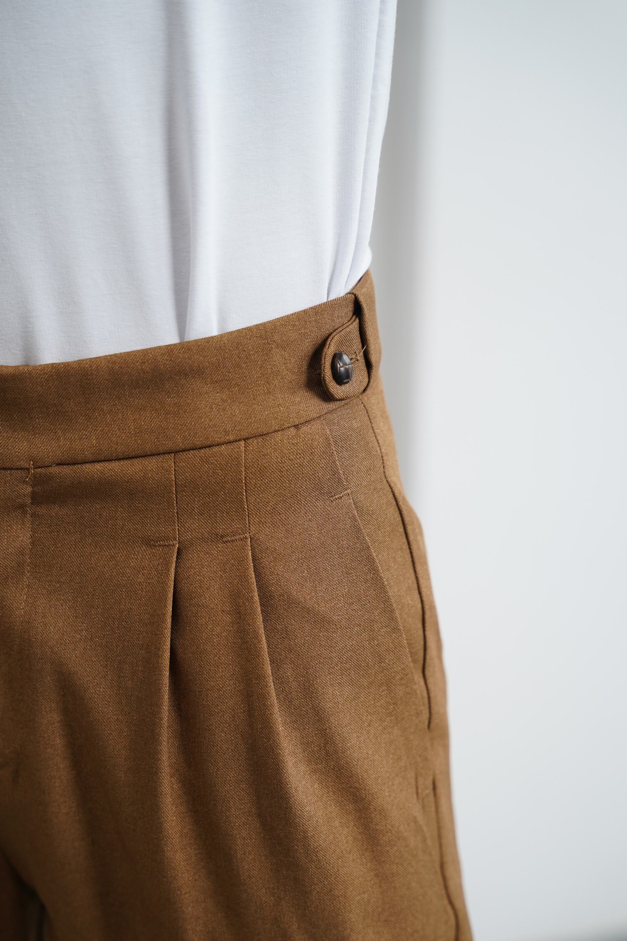 Tek Düğme Detaylı İtalyan Kesim Pileli Pantolon