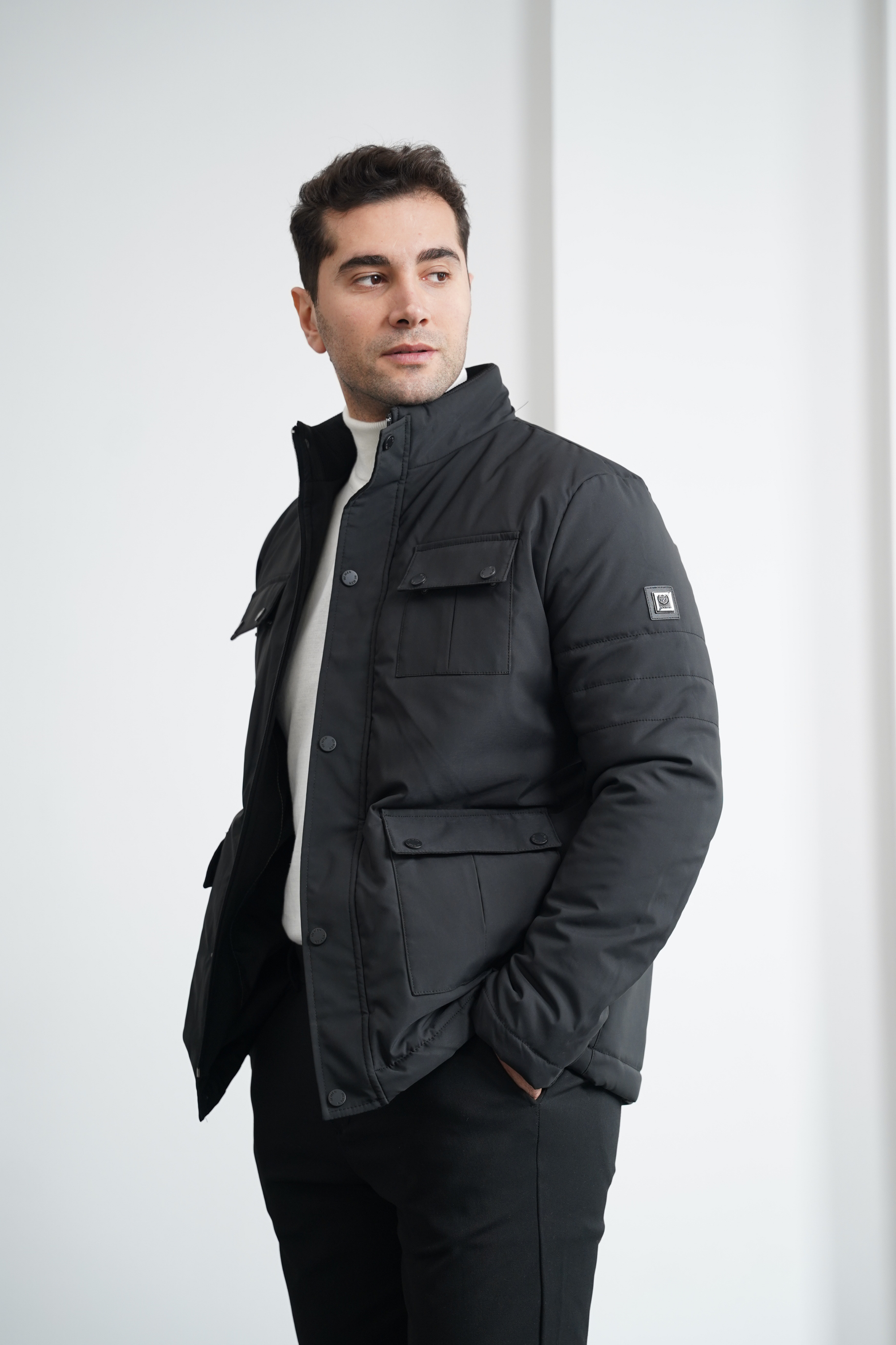 Torba Cep Detaylı Su Geçirmez Mont