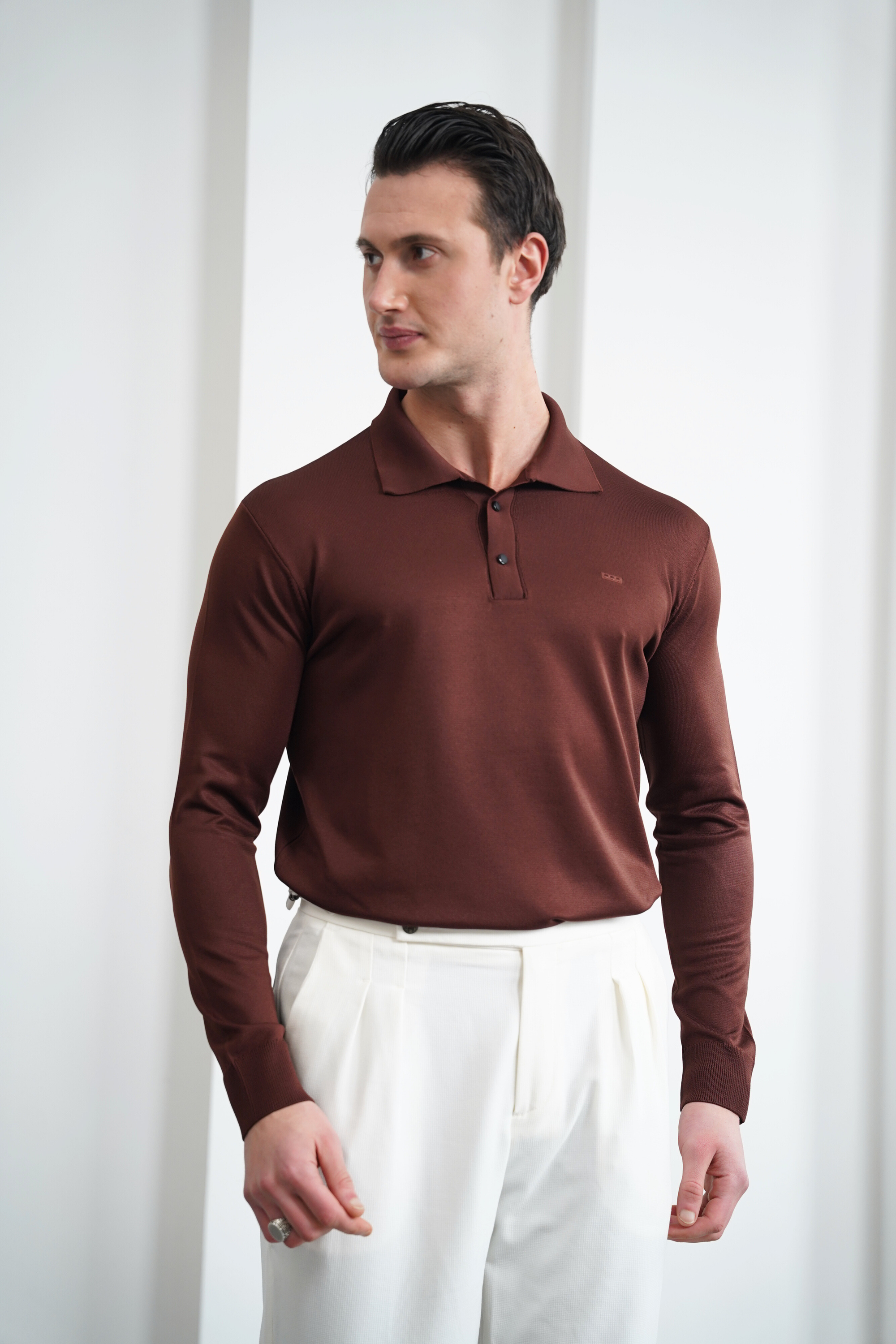 Merserize Kumaş Geniş Yaka Düğmeli Triko