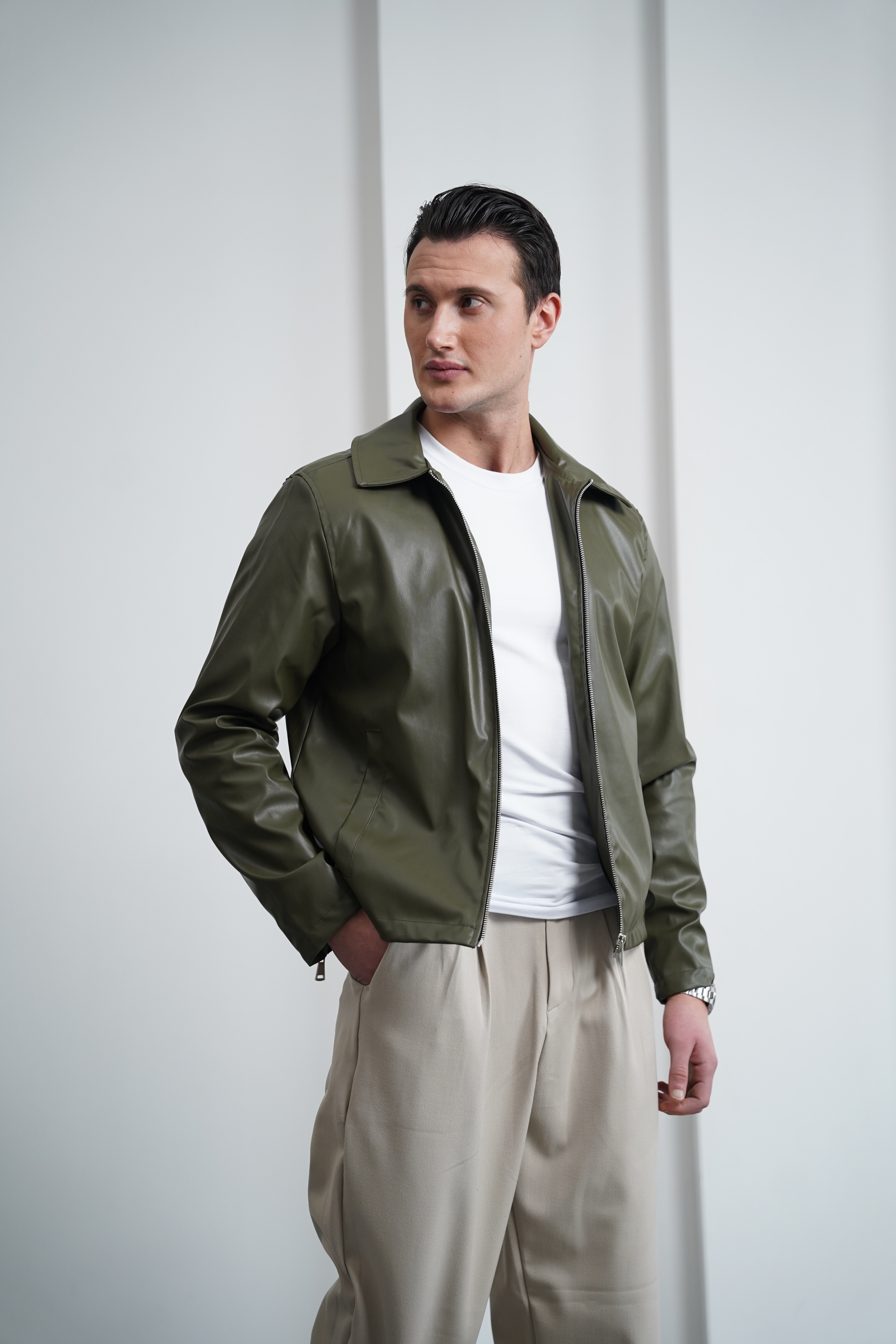 Kol Fermuar Detaylı Regular Fit Parlak Deri Ceket