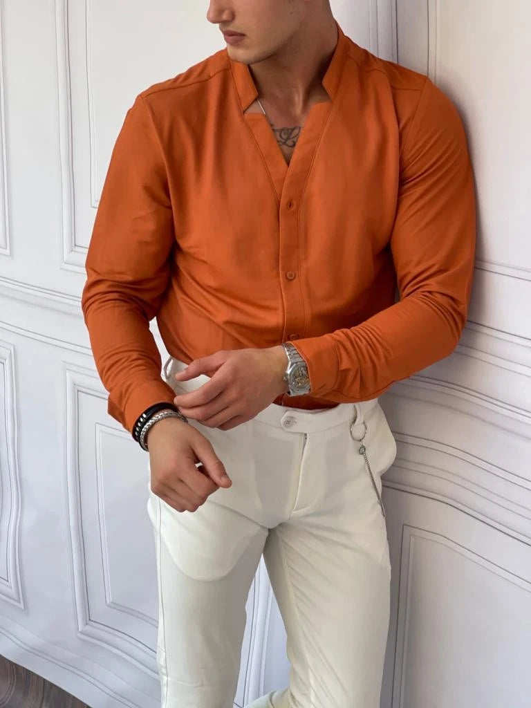 Pamuklu Kesik Yaka Rahat Kalıp Gömlek