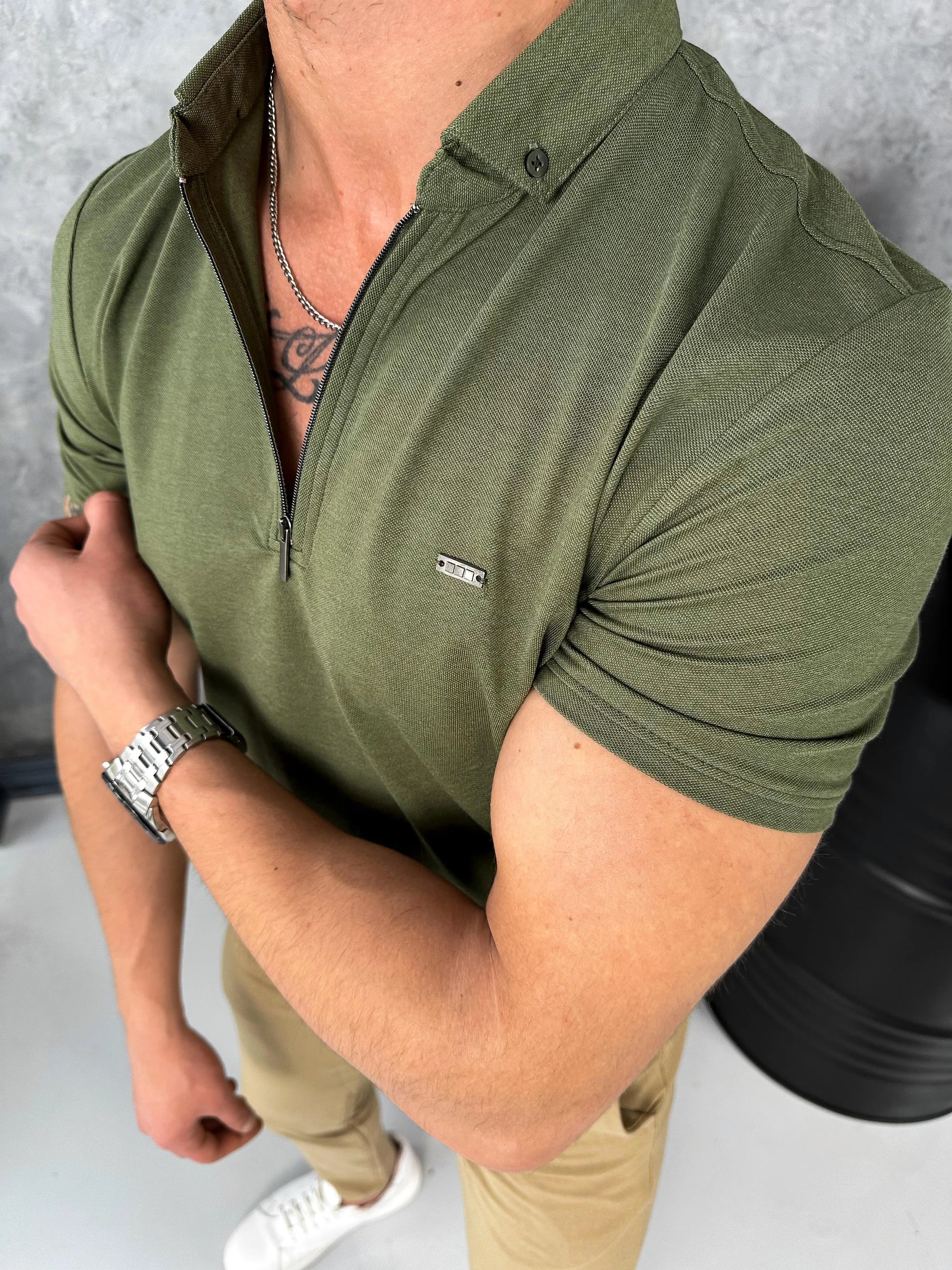 Pamuk Likra Slim Fit Kalıp Bebe Yaka Fermuarlı Tshirt