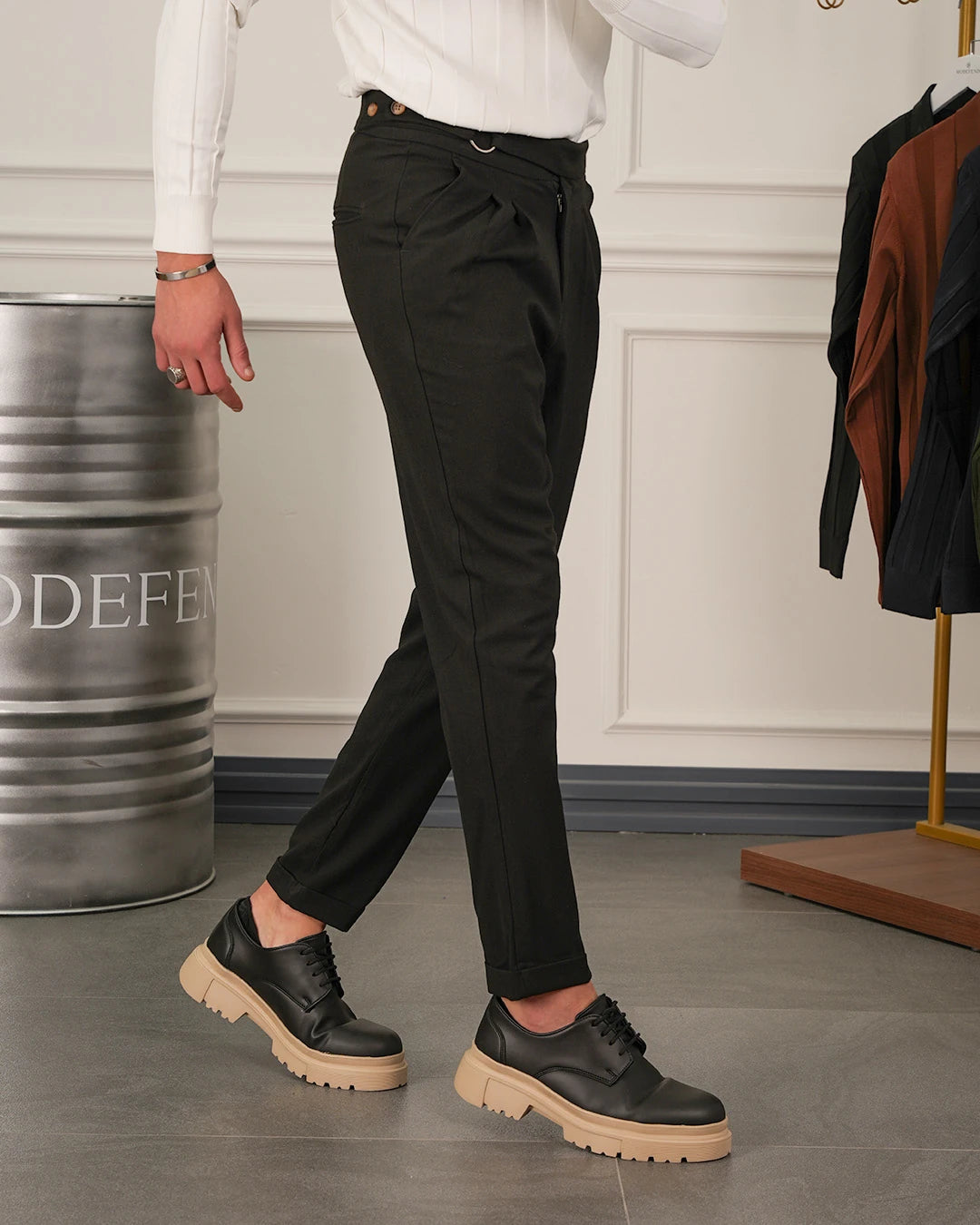 İki Düğme ve Toka Detaylı Yüksek Kalite Kumaş Pantolon