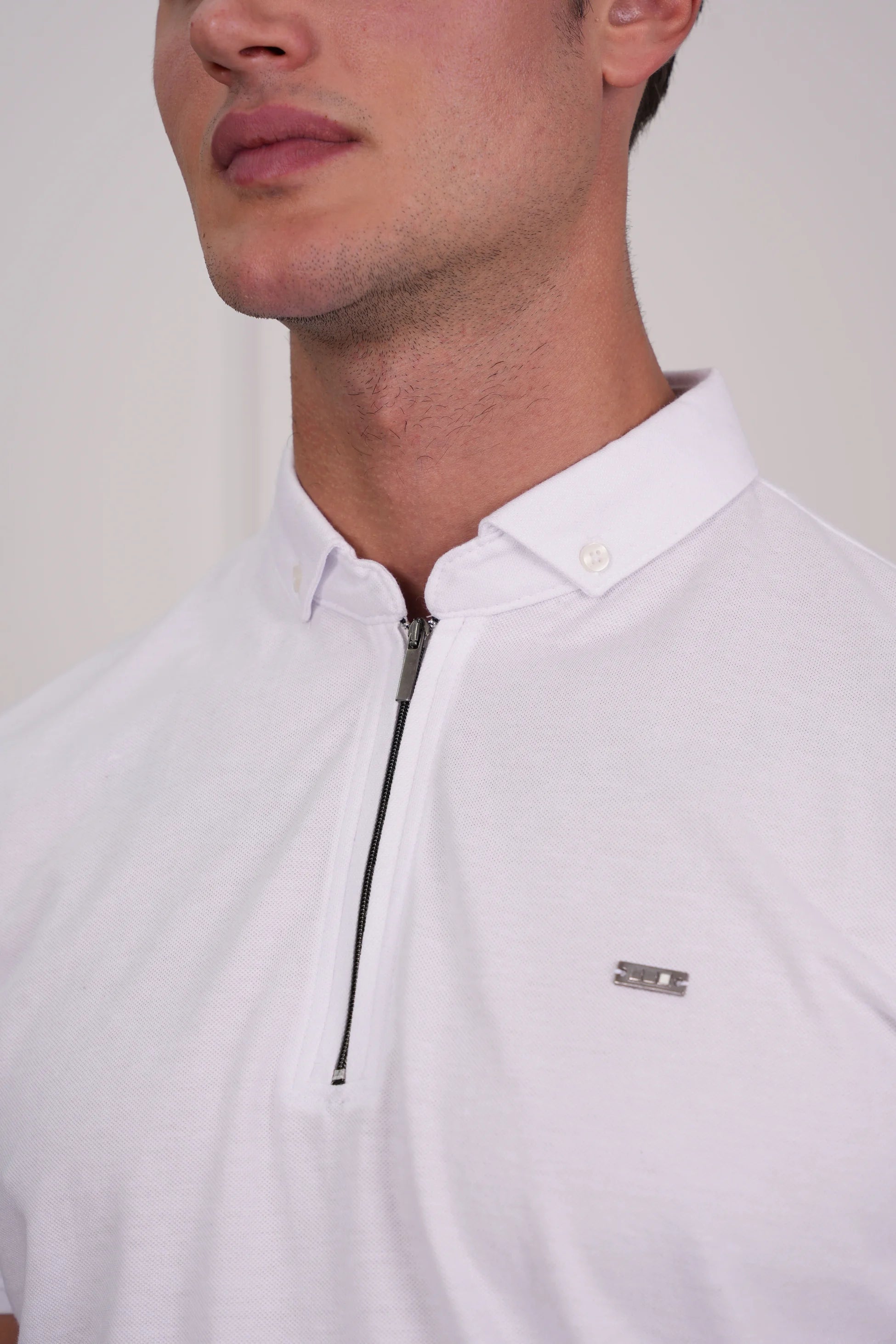 Pamuk Likra Slim Fit Kalıp Bebe Yaka Fermuarlı Tshirt