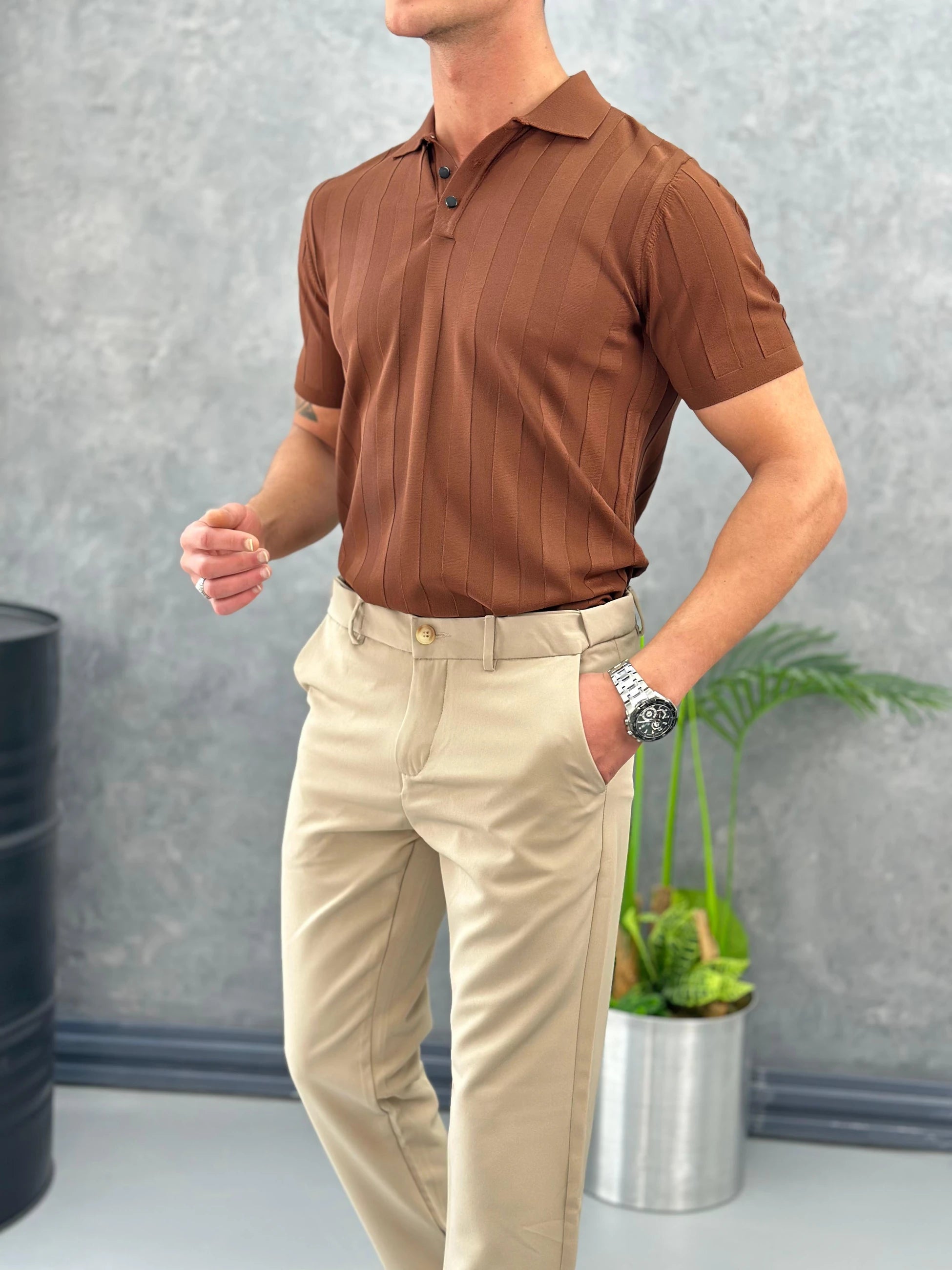 Dikey Desenli Yakalı Tshirt