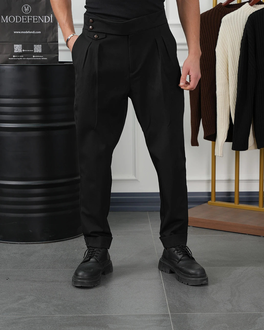 İtalyan Kesim Düğme Detaylı Pileli Pantolon