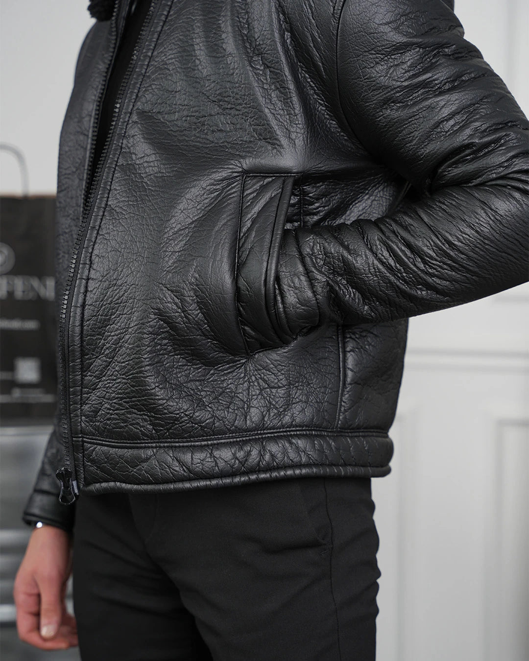 Orta Slim Fit İçi Elyaf Yaka Kürk Detaylı İthal Deri Yan Cep Deri Mont