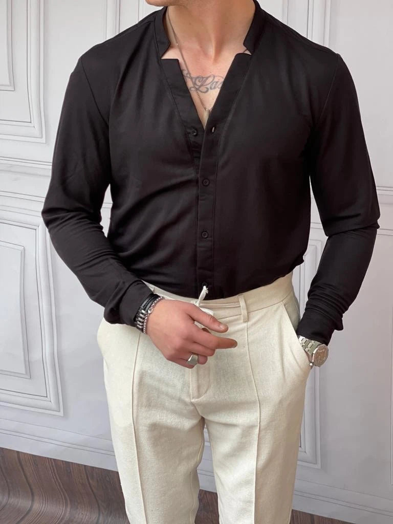 Pamuklu Kesik Yaka Rahat Kalıp Gömlek