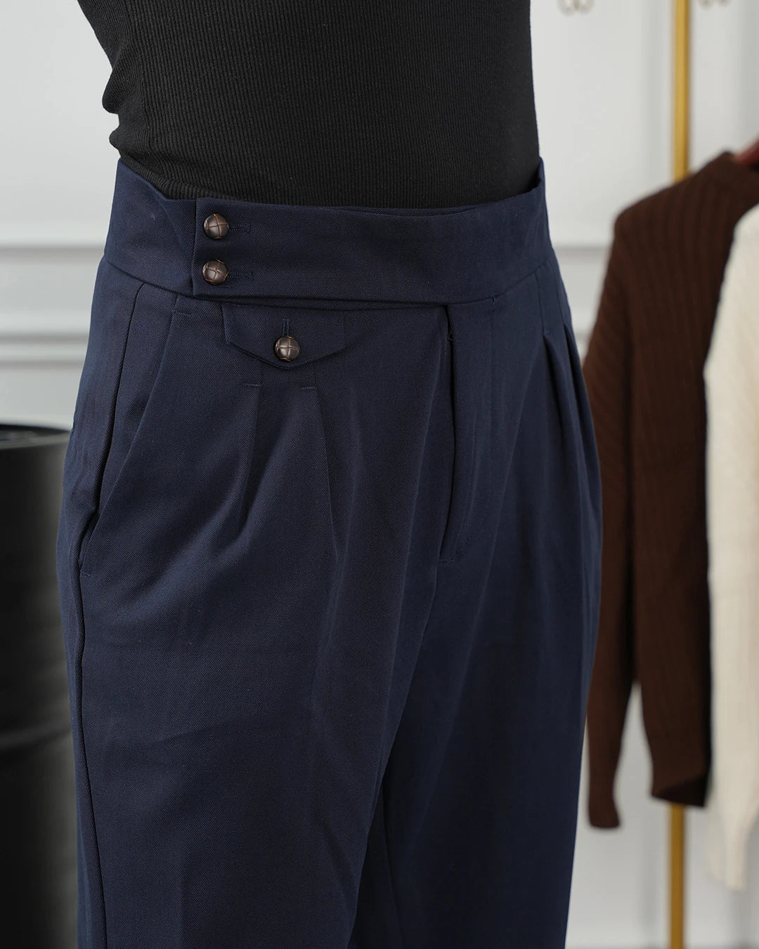 İtalyan Kesim Düğme Detaylı Pileli Pantolon