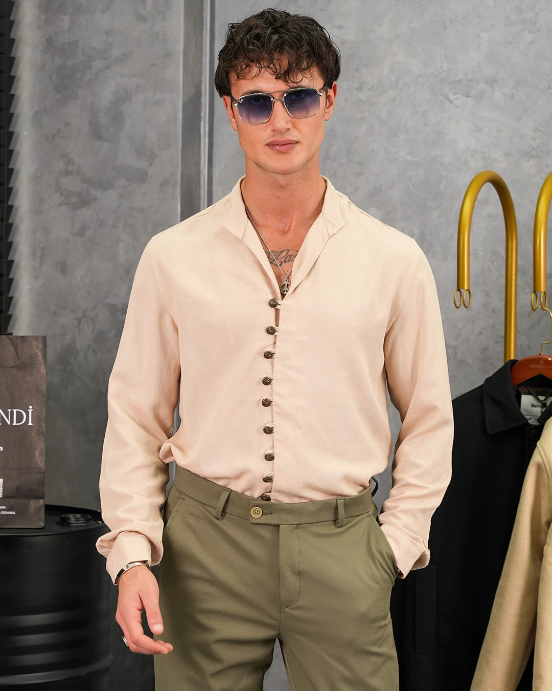 Ham Keten Metal Düğme Gömlek