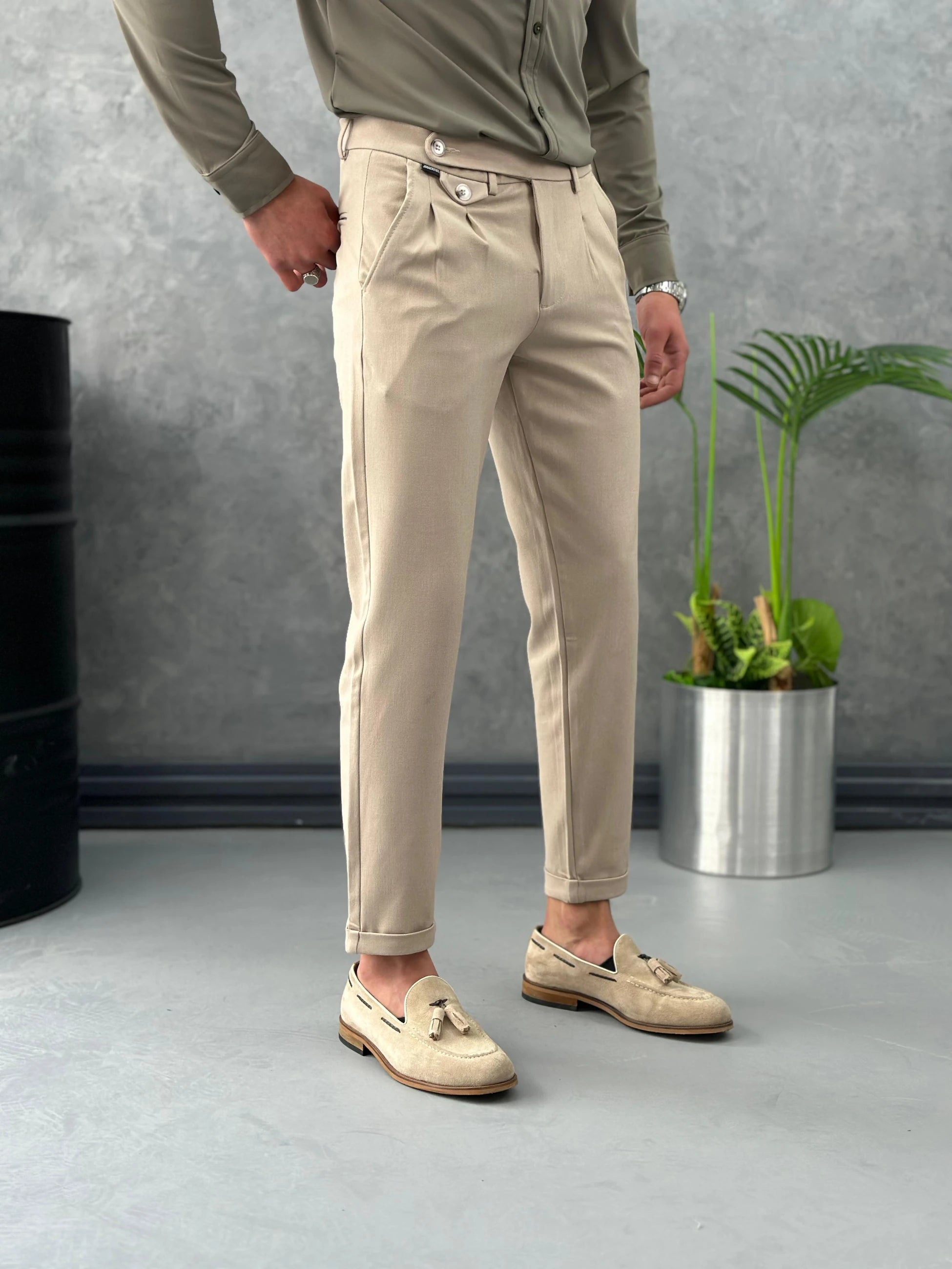 Tek Pile Yüksek Bel Çift Düğme Kumaş Pantolon