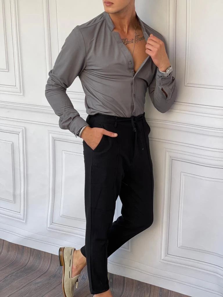 Pamuklu Kesik Yaka Rahat Kalıp Gömlek