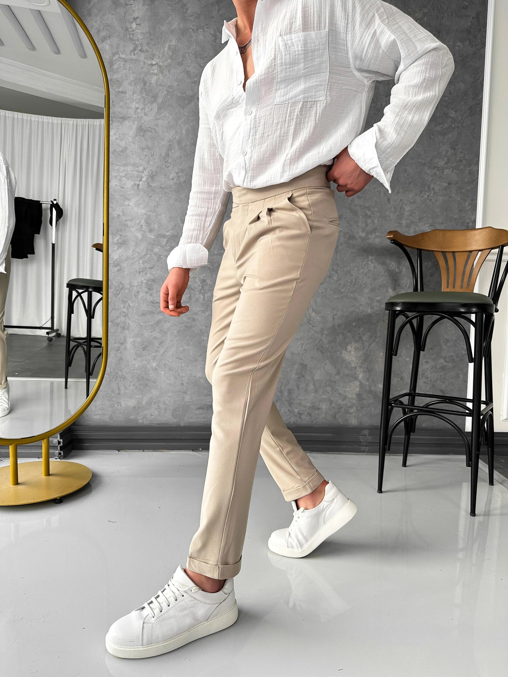 Özel Tasarım Toka ve Düğme Detaylı Pileli Pantolon