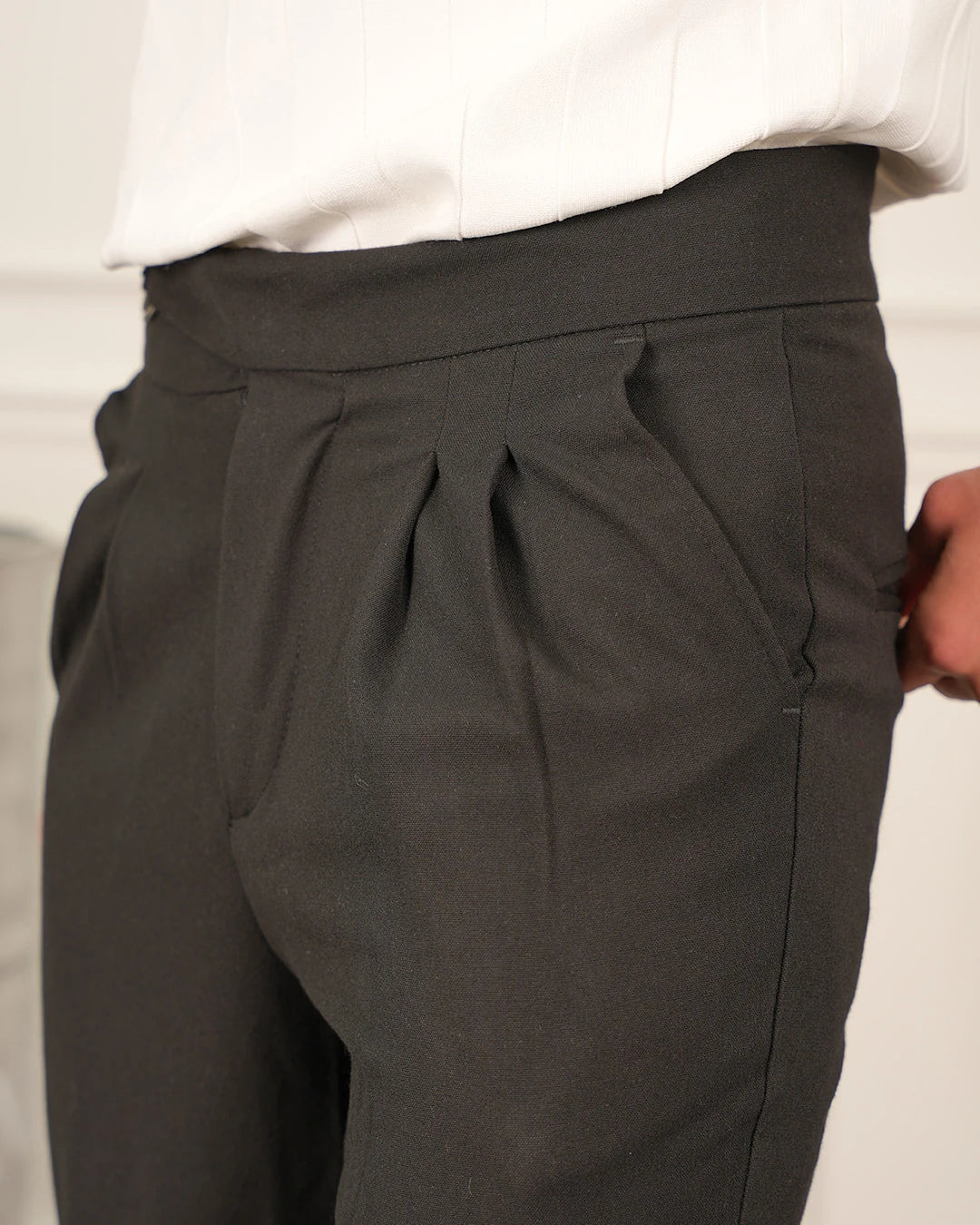 İki Düğme ve Toka Detaylı Yüksek Kalite Kumaş Pantolon