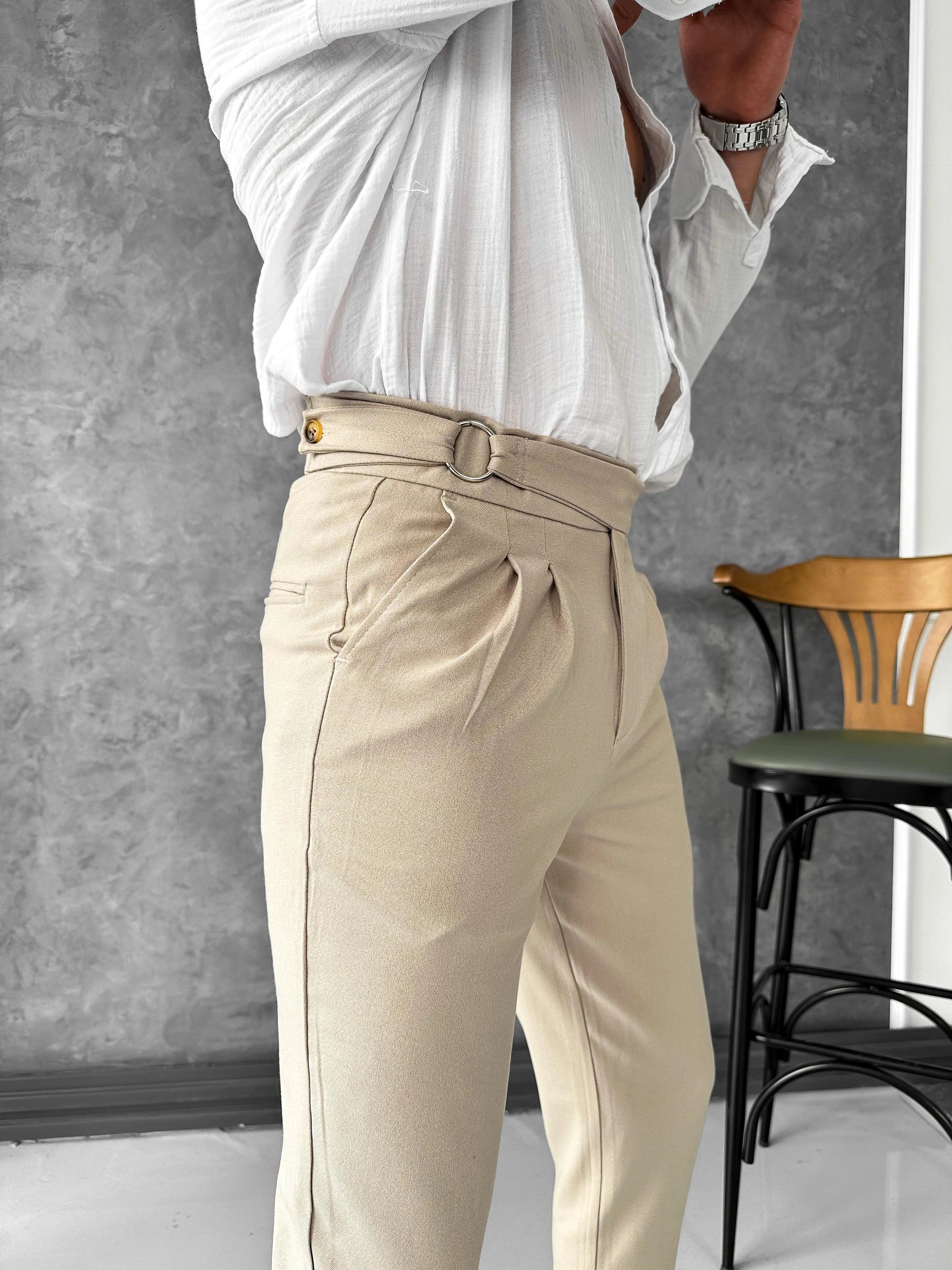 Özel Tasarım Toka ve Düğme Detaylı Pileli Pantolon