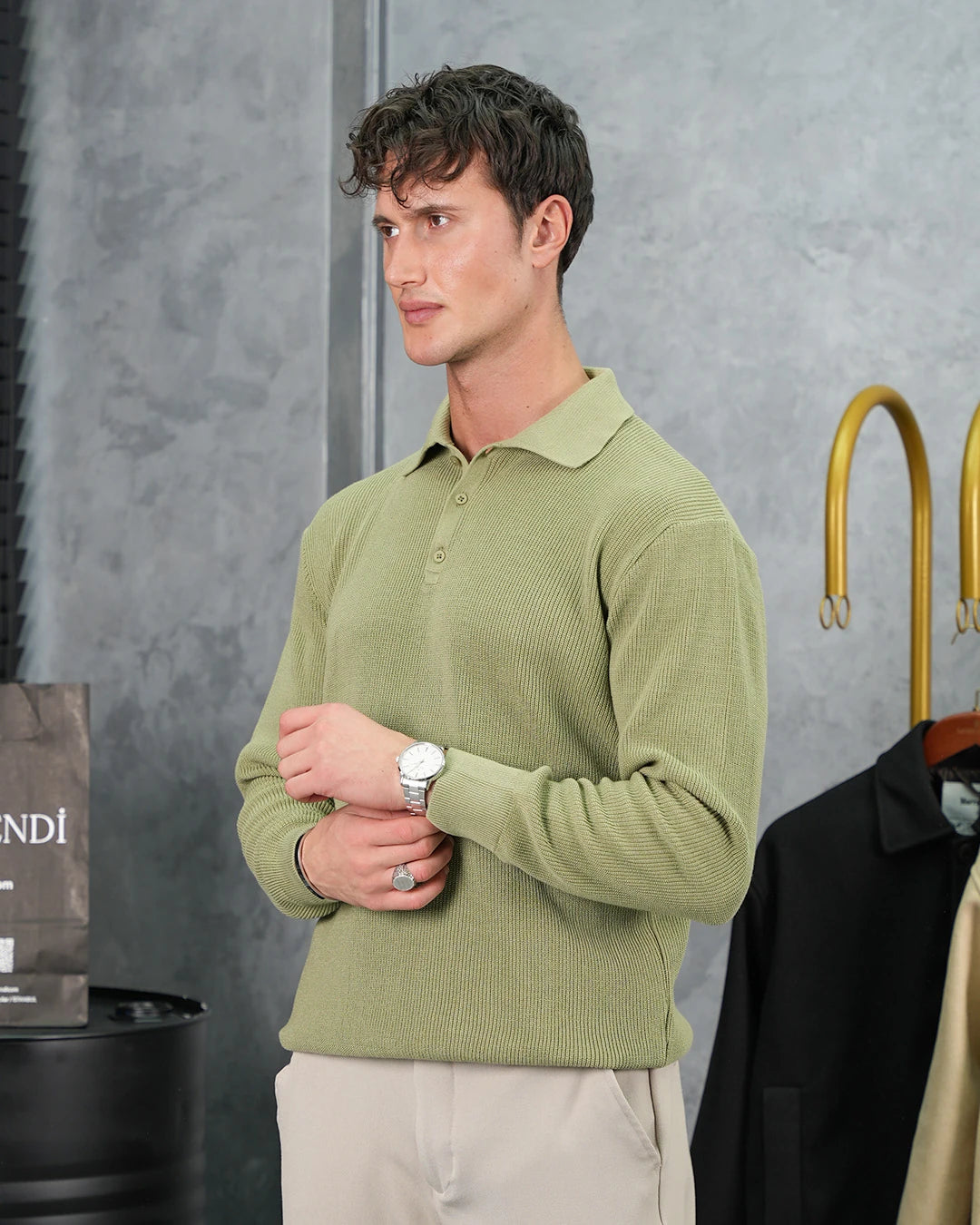 Polo Yaka Düğme Detaylı Kazak