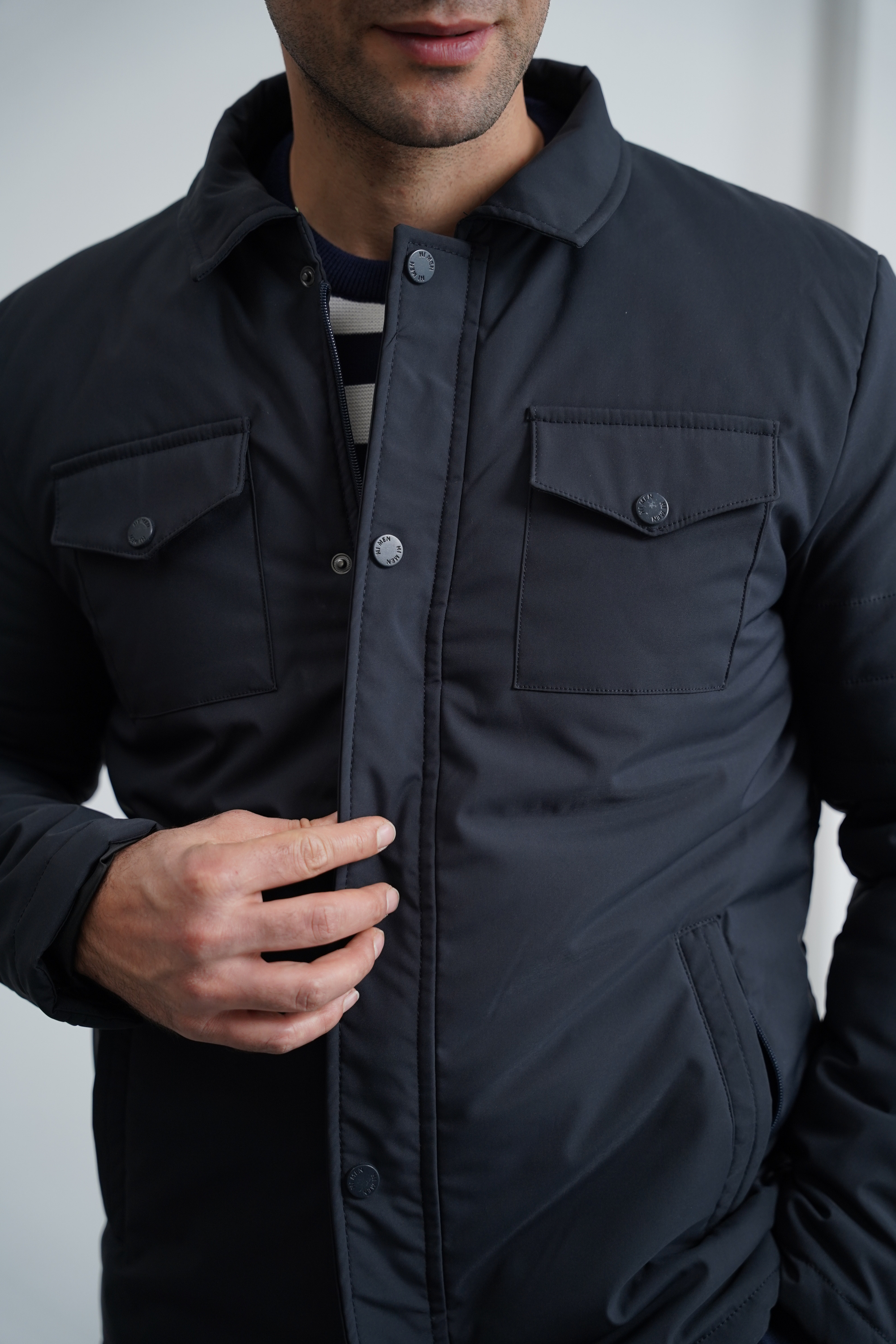 Yan Cep Detaylı Su ve Rüzgar Geçirmez Mont