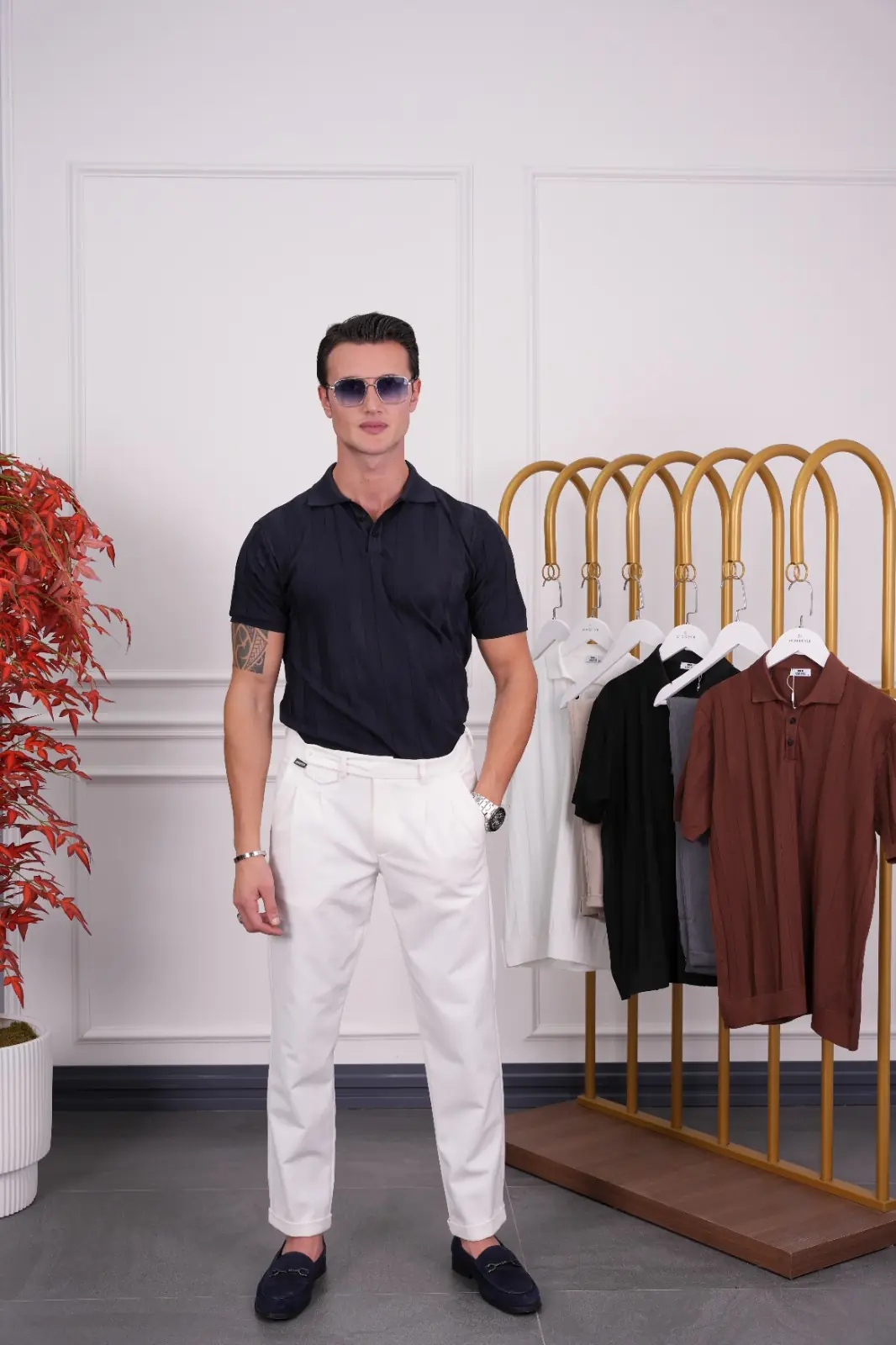 Dikey Desenli Yakalı Tshirt - 4