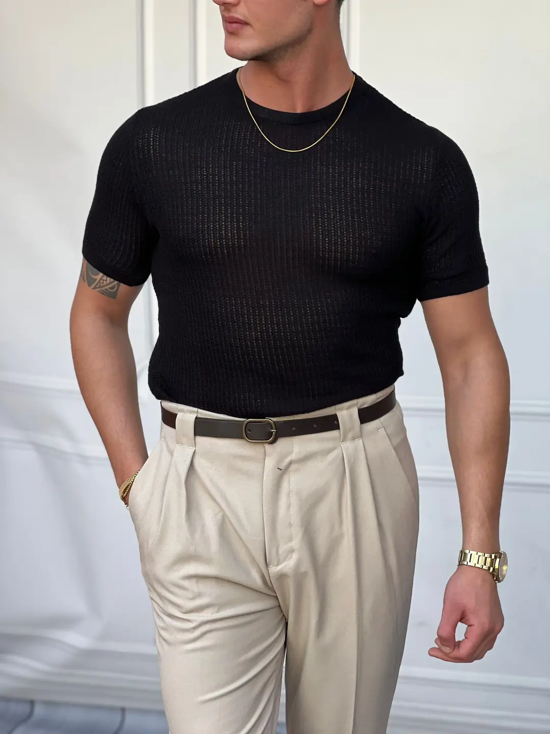 Yuvarlak Yaka Örme Detaylı Pamuk Yapılı Slim Fit Tshirt